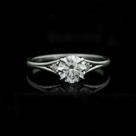 Solitaire Ring Setting 16 | Dual Side Diamonds