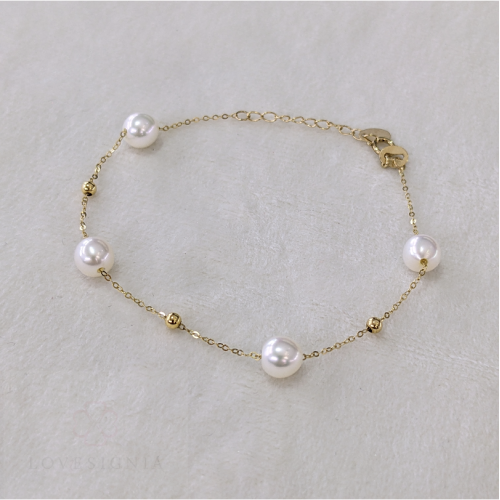 SALE! The Lustrous Classic Pearl Bracelet 2